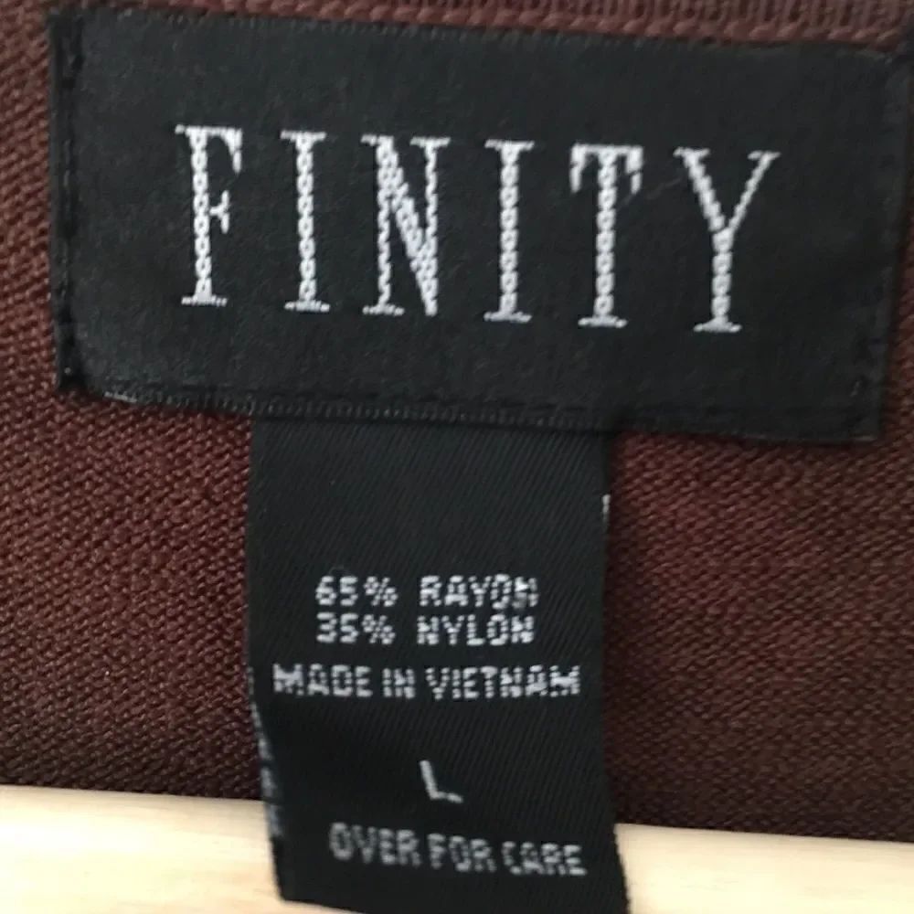 Finity Basic Top in Brown Size L - Picture 7 of 7